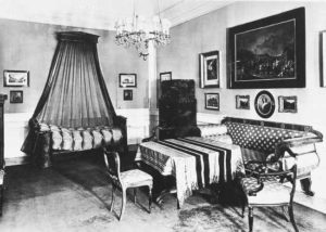 Przedwojenne wnętrza, źródło: cyfrowa baza danych Bildindex, „Saal” [https://www.bildindex.de/document/obj20194144?part=0&medium=fmz15403]