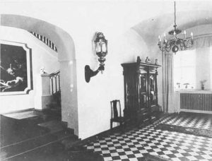 Przedwojenne wnętrza, źródło: cyfrowa baza danych Bildindex, „Halle” [https://www.bildindex.de/document/obj20194119?part=0&medium=fmlr117_14]